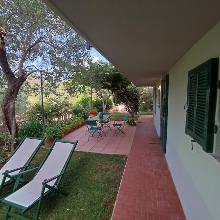 Independent Apartment With A Fabulous Patio - Casa Penny Cisano sul Neva Exteriér fotografie