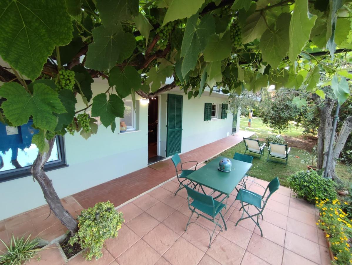 Independent Apartment With A Fabulous Patio - Casa Penny Cisano sul Neva Exteriér fotografie